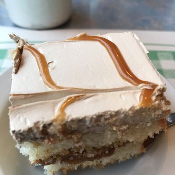 Restaurant Trans Canada - Gâteau à l'érable - Pizza Near Me - Lachine, Quebec Restaurant Trans Canada - Gâteau à l'érable - Pizza Near Me - Lachine, Quebec