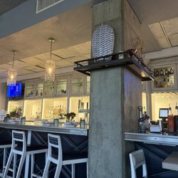 Hummingbird Bar & Kitchen - Bar