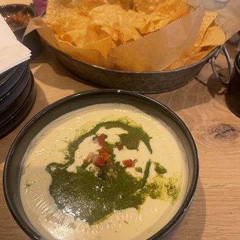 Cinco Ninos - Queso & chips - Mexican Near Me - Round Rock, Texas