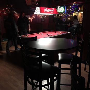 Mulligan's Bar & Grill - Pool table - Bars Near Me - Portland, Oregon
