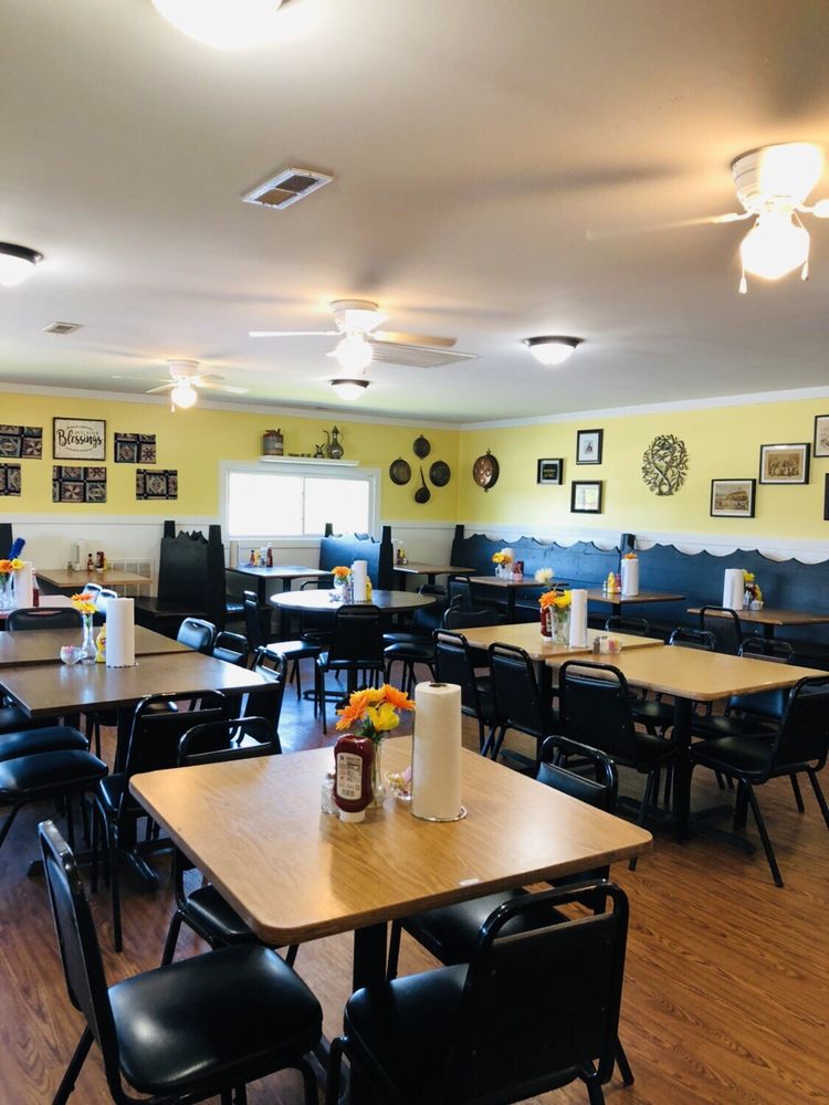 BOBS CAFE Updated May 2024 12 Photos 4001 Hwy 43 N, Ethridge