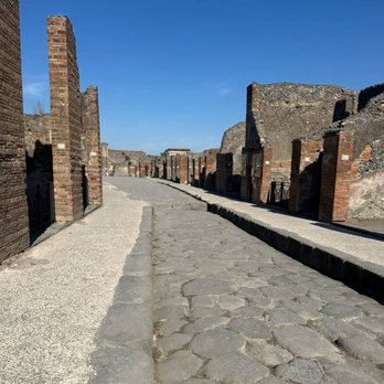 Pompeii Ruins - Road in Pompeii - Landmarks & Historical Buildings Near Me - Pompei, NA Pompeii Ruins - Road in Pompeii - Landmarks & Historical Buildings Near Me - Pompei, NA