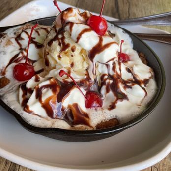 Big Woods Speedway - Skillet cookie - Burgers Near Me - Speedway, Indiana Big Woods Speedway - Skillet cookie - Burgers Near Me - Speedway, Indiana