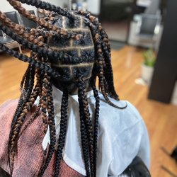 Chic Exclusive Salon - Jumbo knotless