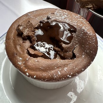 Le Soufflé - Chocolate souffle. Excellent. - French Near Me - Paris, 75 Le Soufflé - Chocolate souffle. Excellent. - French Near Me - Paris, 75