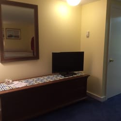 Seahorse Resort Motel & Cottages - TV & dresser
