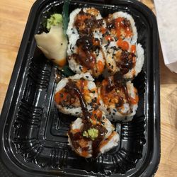 Harmony Restaurant - Spicy tuna roll with all the fixings (not pretty ha)