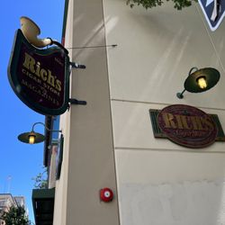 Rich's Cigar Store