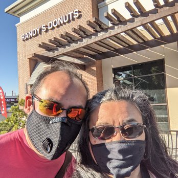 Randy's Donuts - Welcome to Torrance Randy's Donuts! - Donuts Near Me - Torrance, California Randy's Donuts - Welcome to Torrance Randy's Donuts! - Donuts Near Me - Torrance, California
