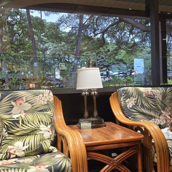 IASS Hawaii Lounge - Pretty outside - Airport Lounges Near Me - Honolulu, Hawaii IASS Hawaii Lounge - Pretty outside - Airport Lounges Near Me - Honolulu, Hawaii