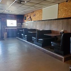 BG's Restaurant and Lounge - Plenty of seating
