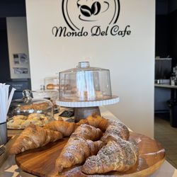 Mondo Del Cafe - Croissants