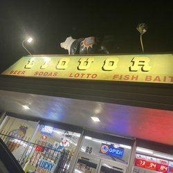 Adolfo's Liquor