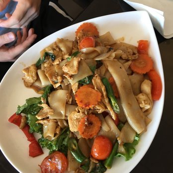 Sakoonthai - Drunken Noodle with Chicken - Thai Near Me - Clifton, Virginia Sakoonthai - Drunken Noodle with Chicken - Thai Near Me - Clifton, Virginia