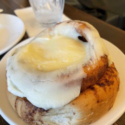 Rosies Place - Cinnamon roll