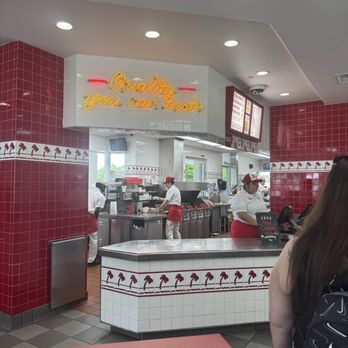 In-N-Out Burger - Fast Food Near Me - Austin, Texas