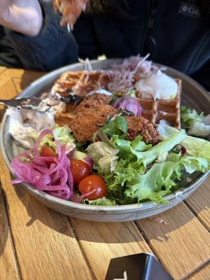 Cafe & Bar 21 by null