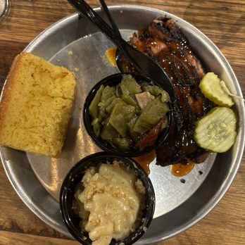 Edley's Bar-B-Que - Brisket Platter - Barbeque Near Me - Nashville, Tennessee