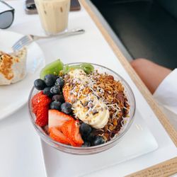 Cafe Réveille - Acai Bowl