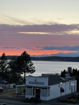 Topside Bar & Grill by null