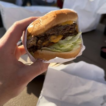 Crystal Cove Shake Shack - American Near Me - Newport Coast, California