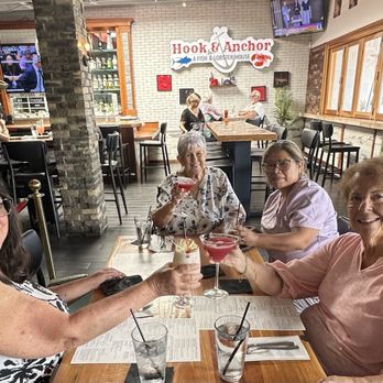 Hook & Anchor - Seafood Near Me - Costa Mesa, California