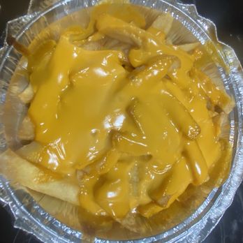 Apex Pizza - Cheese Fries - Pizza Near Me - Bala Cynwyd, Pennsylvania