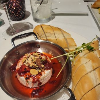 Inn At Thorn Hill & Spa - Warm brei with fresh fruit fruit, honey and warm bread - Hotels Near Me - Jackson, New Hampshire Inn At Thorn Hill & Spa - Warm brei with fresh fruit fruit, honey and warm bread - Hotels Near Me - Jackson, New Hampshire
