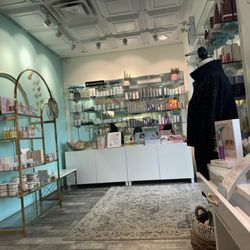 Natalie Maaden Boutique Med Spa - Entrance boutique