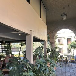 Café San Pedro - Outdoor patio seats