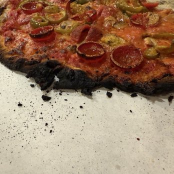 Sally's Apizza - Burnt edge - Pizza Near Me - New Haven, Connecticut
