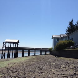 Nisqually Reach Nature Center - Nature center and fishing dock