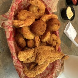 Lunch catfish and shrimp basket