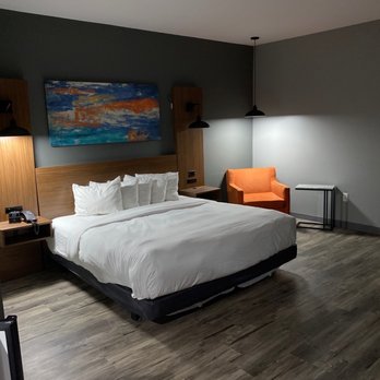 La Quinta Inn and Suites - King size bed - Hotels Near Me - Brunswick, Georgia La Quinta Inn and Suites - King size bed - Hotels Near Me - Brunswick, Georgia