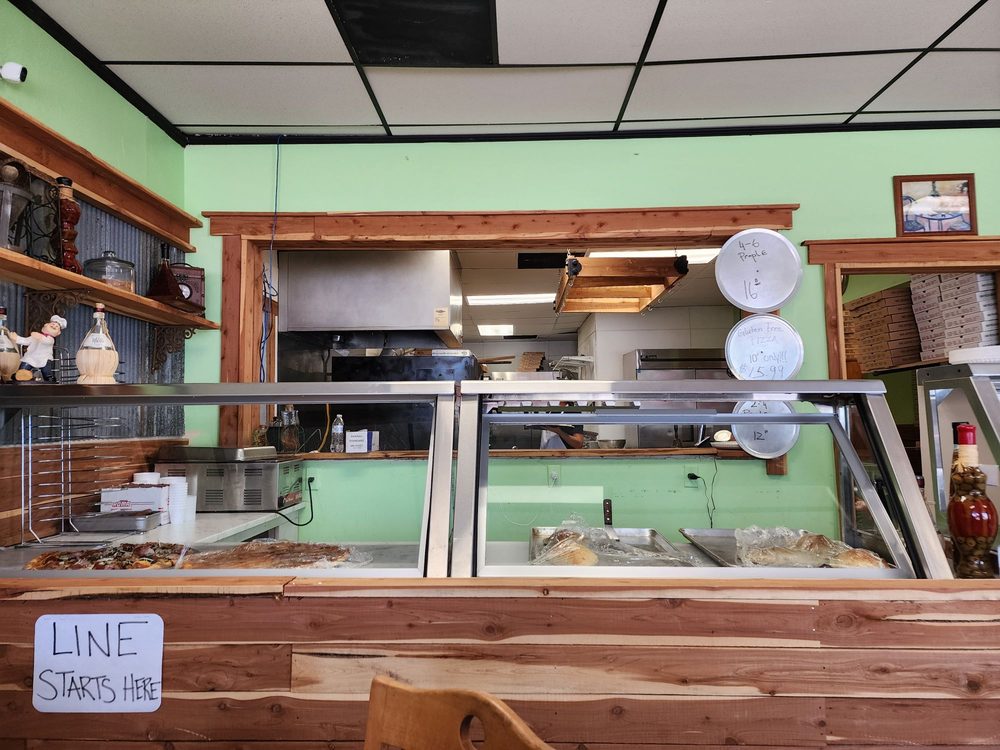 AMORES PIZZA 4501 AR7, Hot Springs Village, Arkansas Pizza