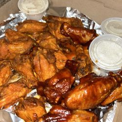 All-In Pizzeria - wings
