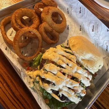 Chuckwagon BBQ & Burgers - Pico burger and onion rings - Barbeque Near Me - Katy, Texas Chuckwagon BBQ & Burgers - Pico burger and onion rings - Barbeque Near Me - Katy, Texas
