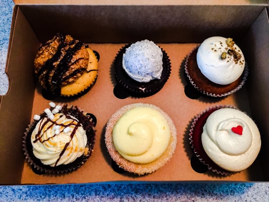 Treat Cupcake Bar by null