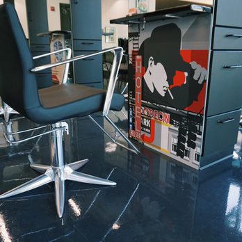 Brian Goetz Salon - Hair stylist's stations. - Hair Salons Near Me - Sarasota, Florida Brian Goetz Salon - Hair stylist's stations. - Hair Salons Near Me - Sarasota, Florida