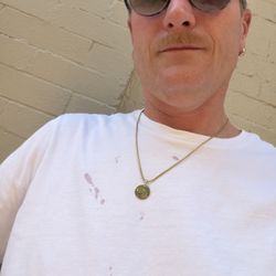Mr D’z Men’s Emporium - Beware the fancy maraschino cherries... I'll be back to take my replacement T-shirt. Five stars.