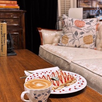 Belle Vie Boutique & Cafe - Latte and Crepe - Antiques Near Me - Buckley, Washington