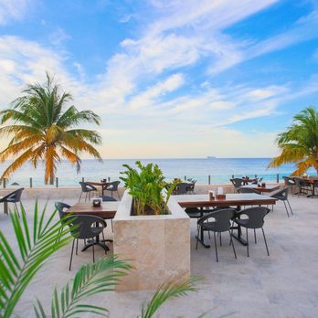 Buccanos At Night - Bars Near Me - Cozumel, ROO