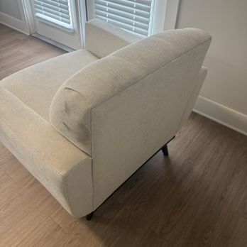 Rooms To Go - Black marks - Furniture Stores Near Me - Destin, Florida Rooms To Go - Black marks - Furniture Stores Near Me - Destin, Florida