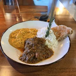 Curry Roti Plate