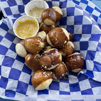 Stone Hound Brewing - Pretzel bites - Breweries Near Me - Williamsburg, Michigan