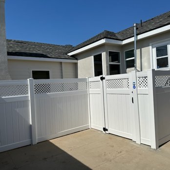 Ergeon - Vinyl Fence Installation - Ergeon - Lake Forest - Fences & Gates Near Me Ergeon - Vinyl Fence Installation - Ergeon - Lake Forest - Fences & Gates Near Me