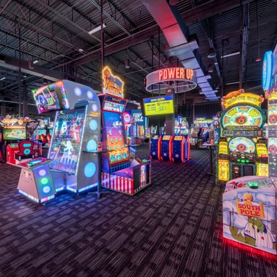 Dave & Buster's Oakville by null