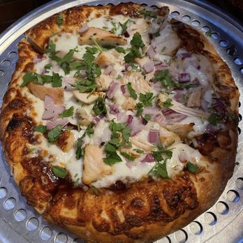 Gianni's Pizza - Bqq BBQ Chicken Pizza - Italian Near Me - Monterey, California