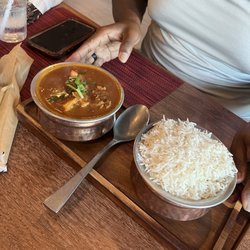 Bone in goat curry with rice (medium)