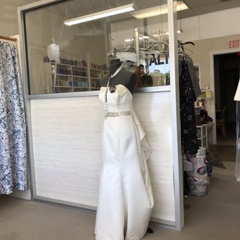 Sun's Tailor - Sewing & Alterations Near Me - Virginia Beach, Virginia Sun's Tailor - Sewing & Alterations Near Me - Virginia Beach, Virginia